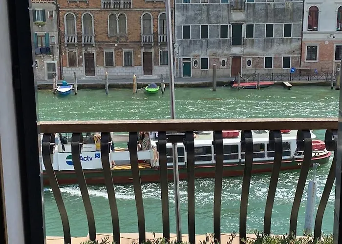 Appartement Ametista Balcony On The Canal - By Sleep In Murano Venise