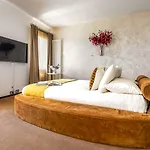 Les Boutique By Sleep In Murano Apartment *